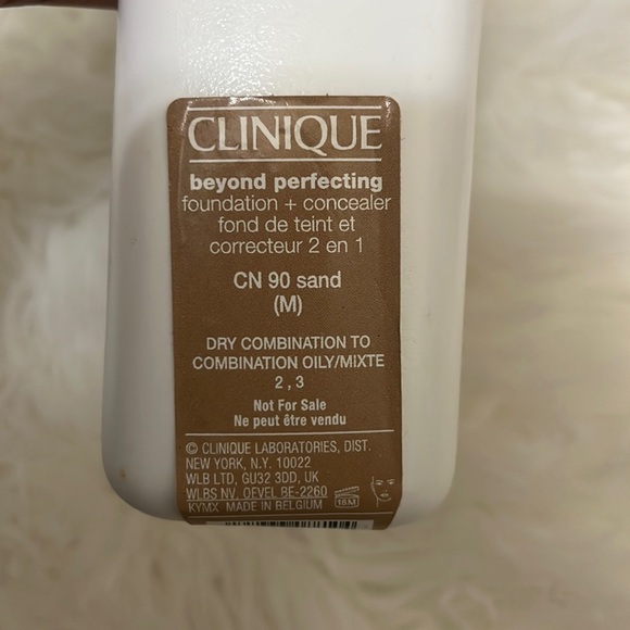 • Clinique Beyond Perfecting Foundation + Concealer CN 90 Sand (M) - Picture 3 of 5